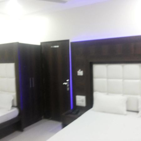 Hotel Pink City @ Opposite New Delhi Railway Station Paharganj Exterior photo